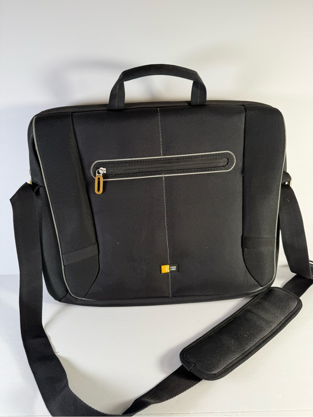 Case Logic Laptop Messenger Shoulder Bag With Luggage Strap Black